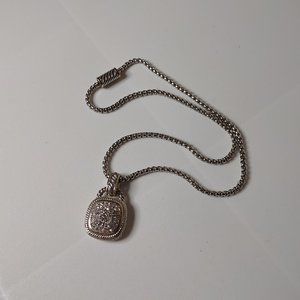 Silver Tone Metal With Clear Stones 17 Inch Pendant Necklace